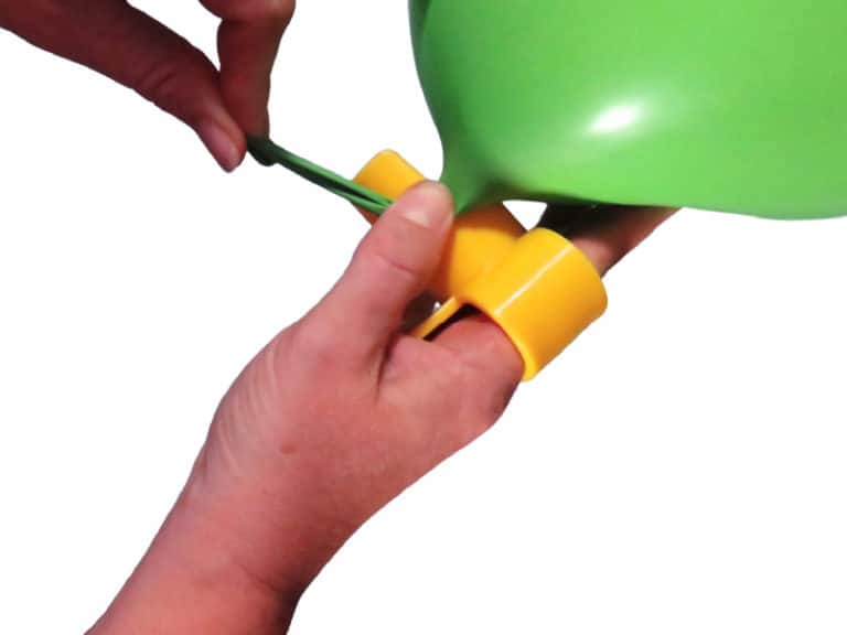 how to use a balloon tie clip